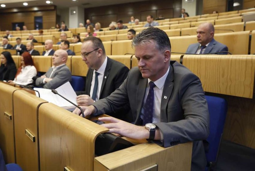 Dom_naroda_mirnes_basic